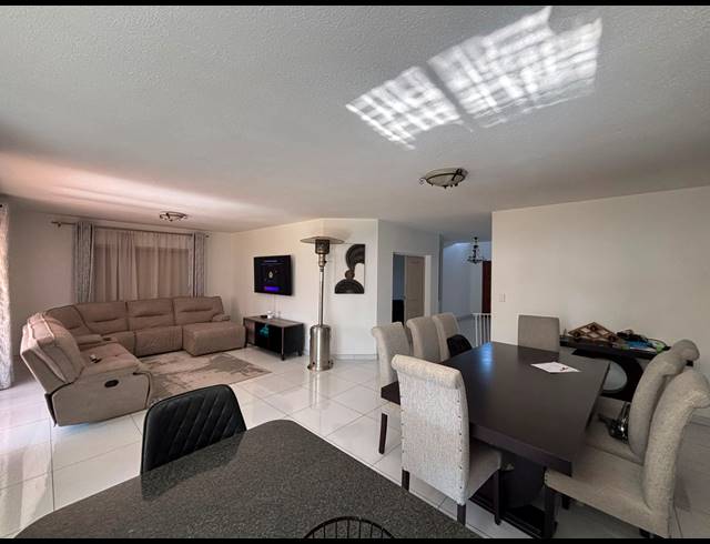 4 BEDROOM HOUSE FOR SALE IN HELDERWYK